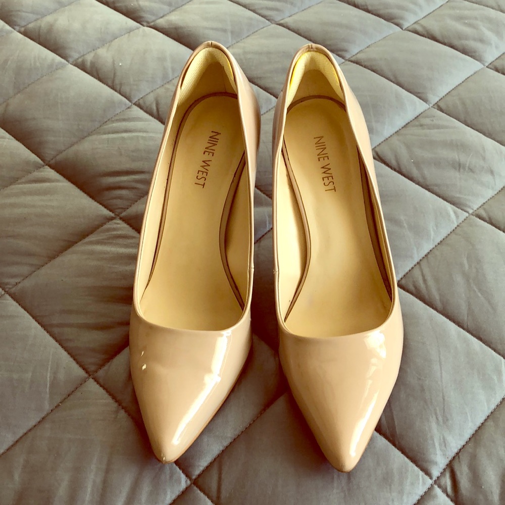 Nine West nude pumps 8.5